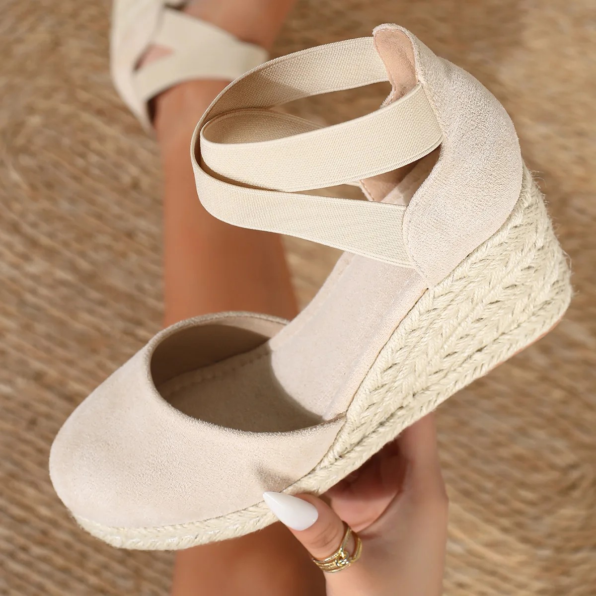 Espadrille Slip On - صنادل إسبادريل نسائية بكعب ويدج مغلقة