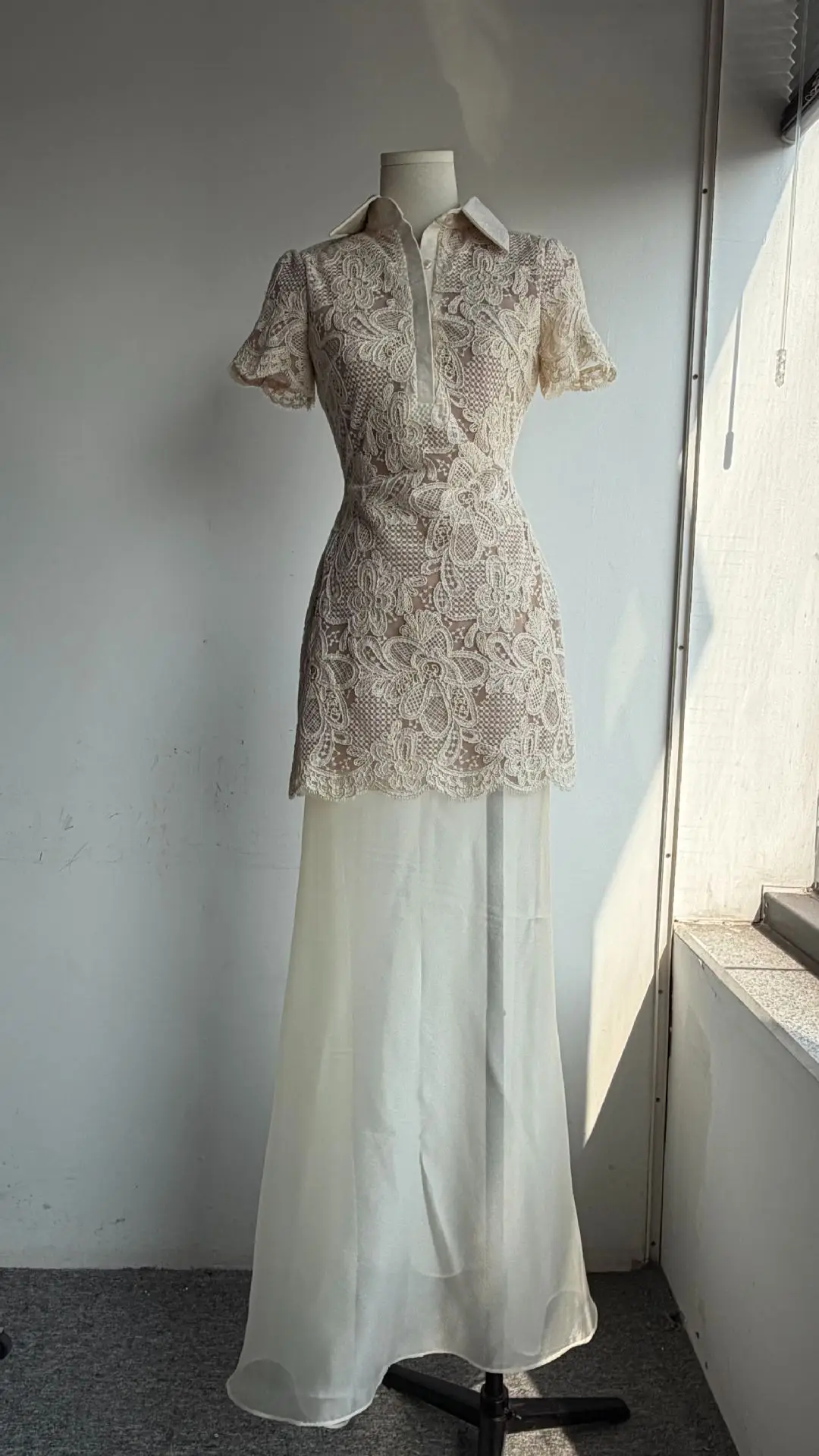 فستان قميصي عتيق الطراز بياقة  - مراجعة Resort Shirt Floral وسعره