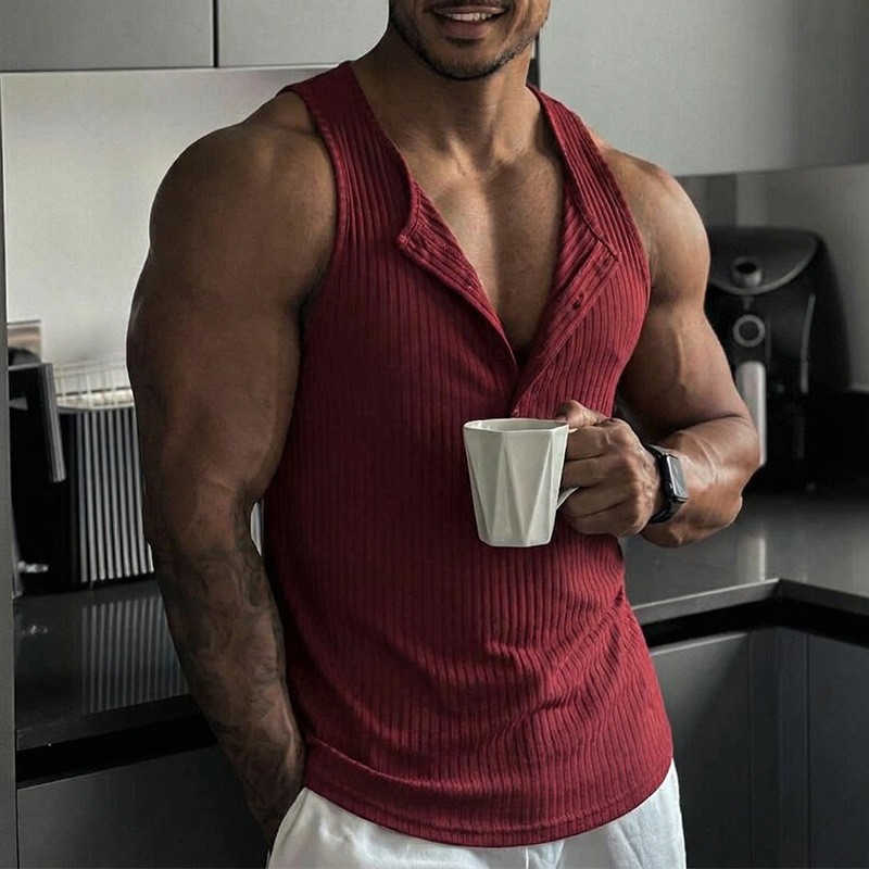توب رياضي بدون أكمام بلون موحد - مراجعة Tank Top Muscle وسعره